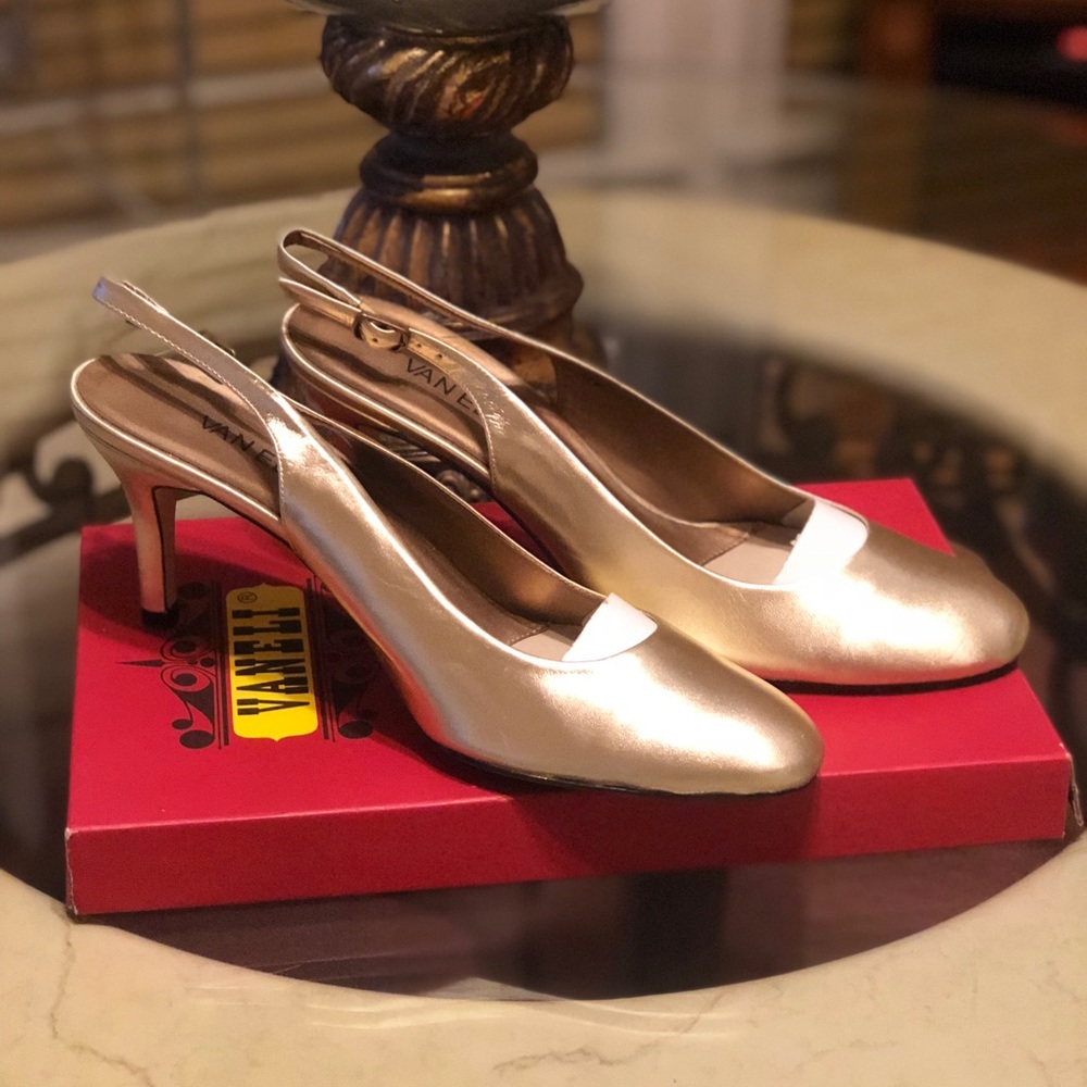Metallic Sling back pumps